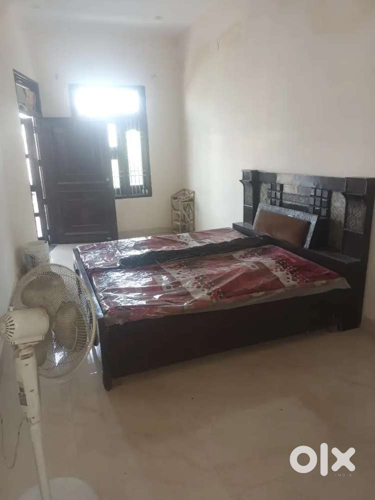 House for rent only for girls and working female