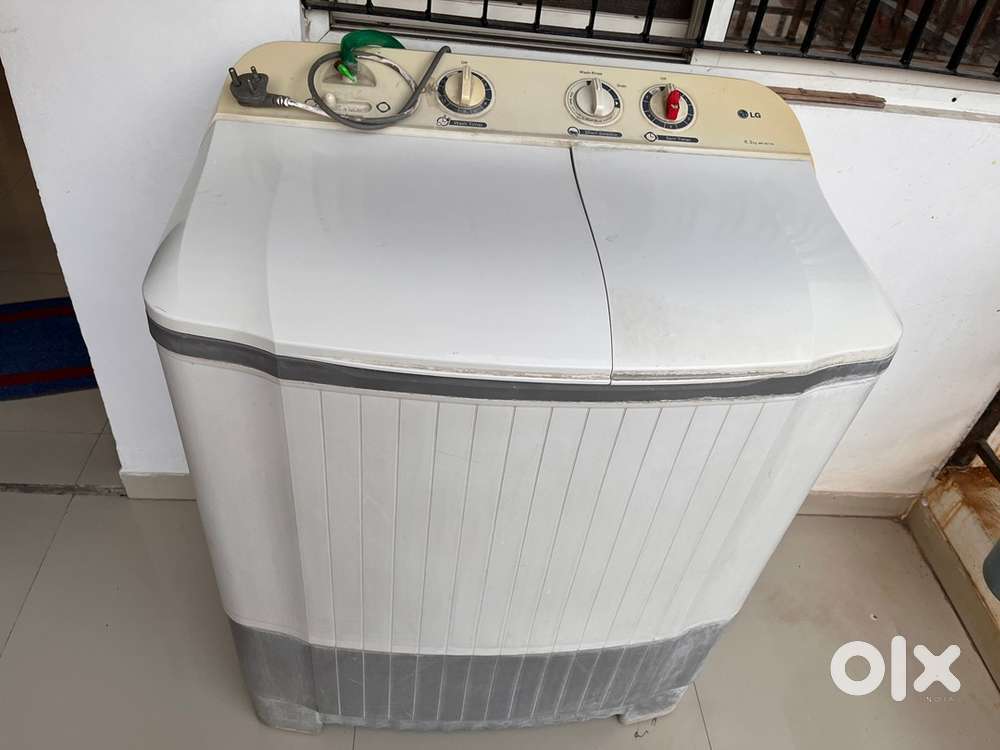 LG Semi automatic Washing Machine