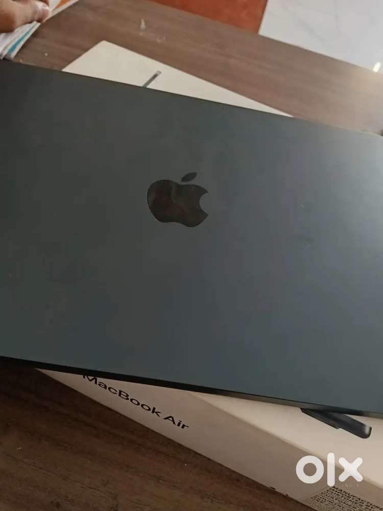 Apple Macbook M-2