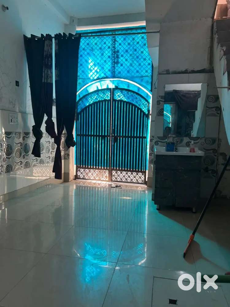 NEED WORKING WOMAN / GIRL  ROOMMATE FOR SHARING FLAT