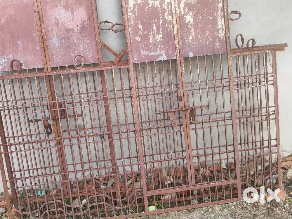 Iron gates 2 sets