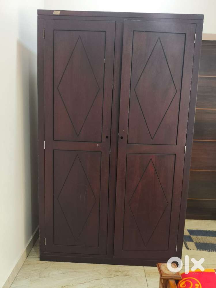 Mahagani wardrobe