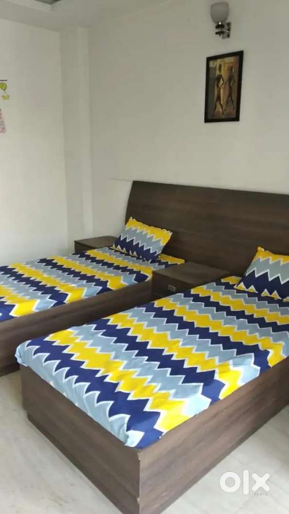 NO BROKERAGE! Comfortable Boys PGs with meals & amenities in Noida!