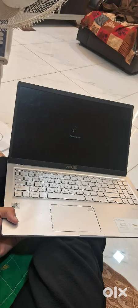 Asus laptop i3