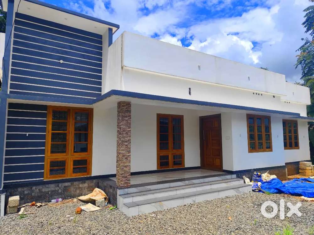 Newly constructed House for sale at ITI Junction kattappana.