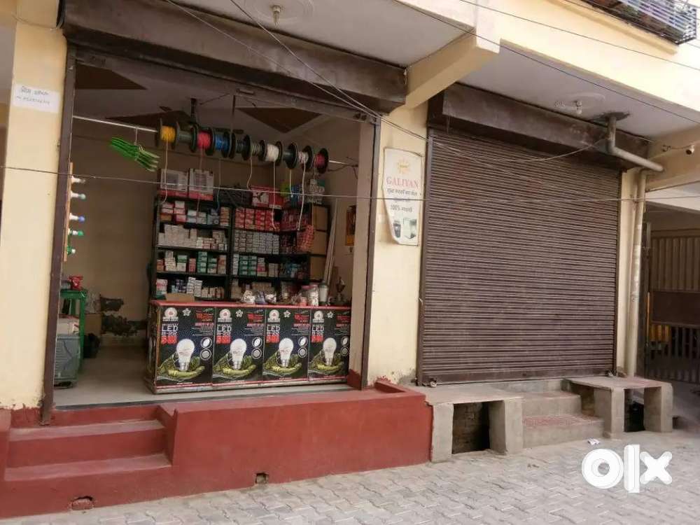 North East facing corner shop