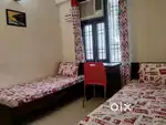 NO BROKERAGE 500+ Boys PGs with meals & amenities in Noida!