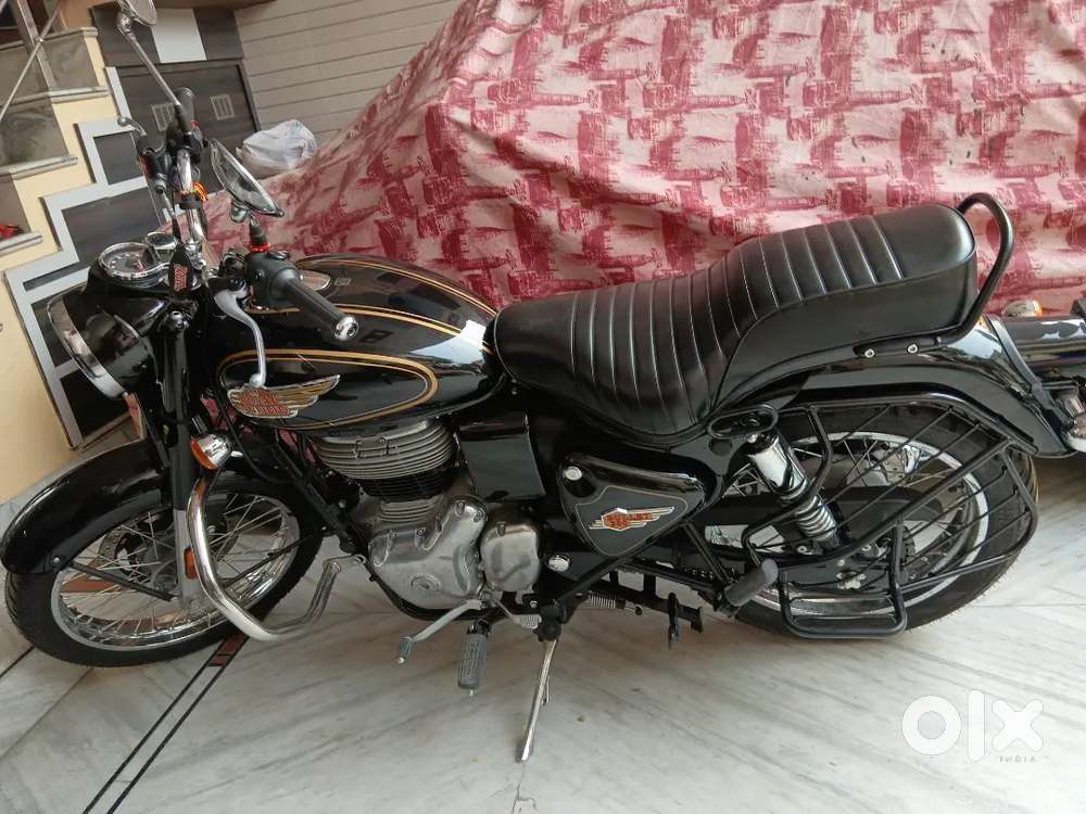 Royal Enfield classic bullet 350 colour Black