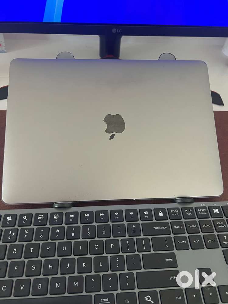 Apple Mac Book Pro M1