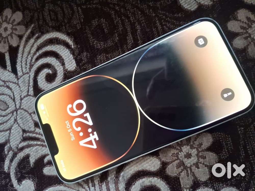 Iphone 14 plus white colour