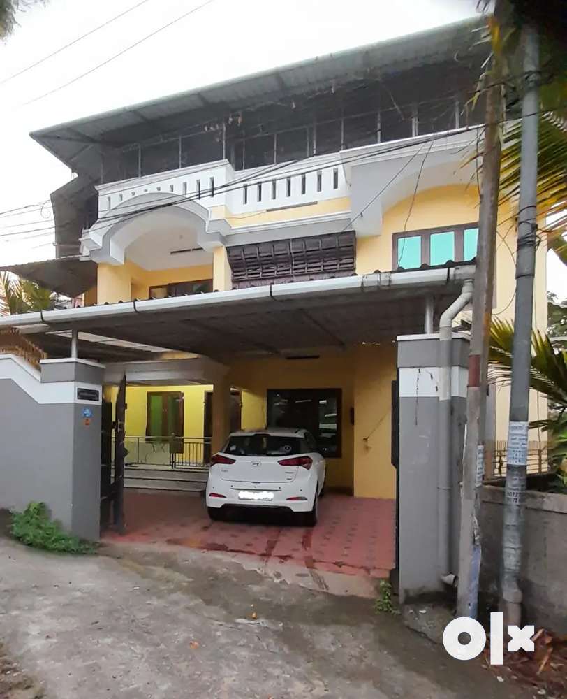 House for sale (2000 sq ft) in 5 cents near CPT Vattiyurkavu