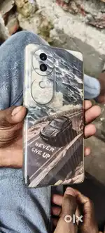 Vivo v40 ki good condition 6 month warranty
