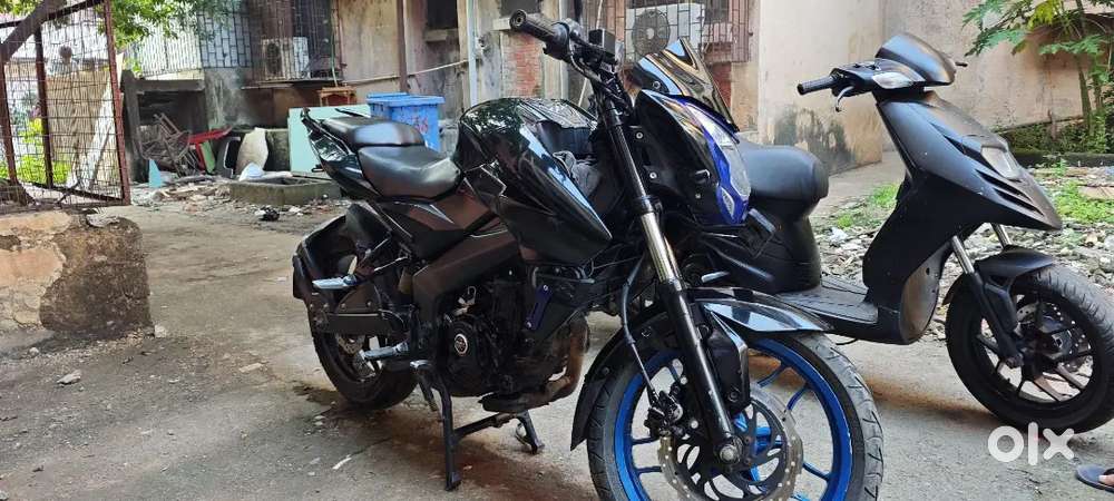 Bajaj ns200