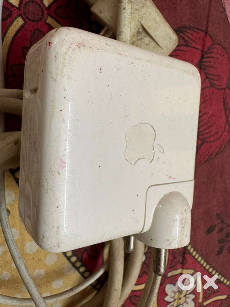Macbook air charger new full no use