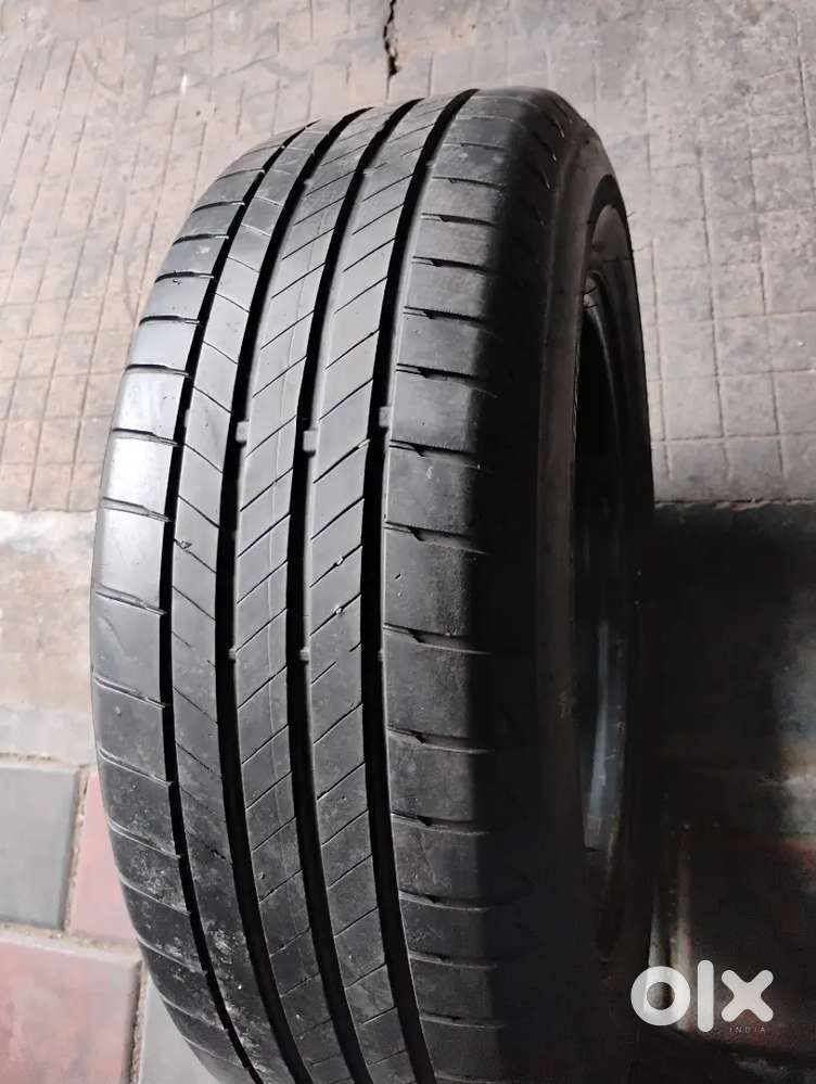 205 60 16 bridgstone less used 4 tyres