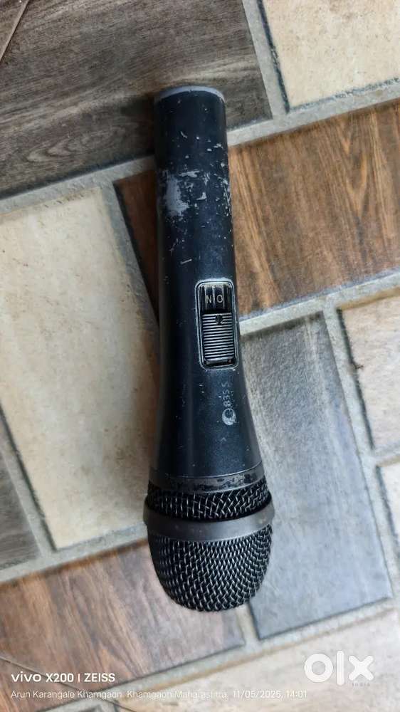 Sennheiser e835s mic