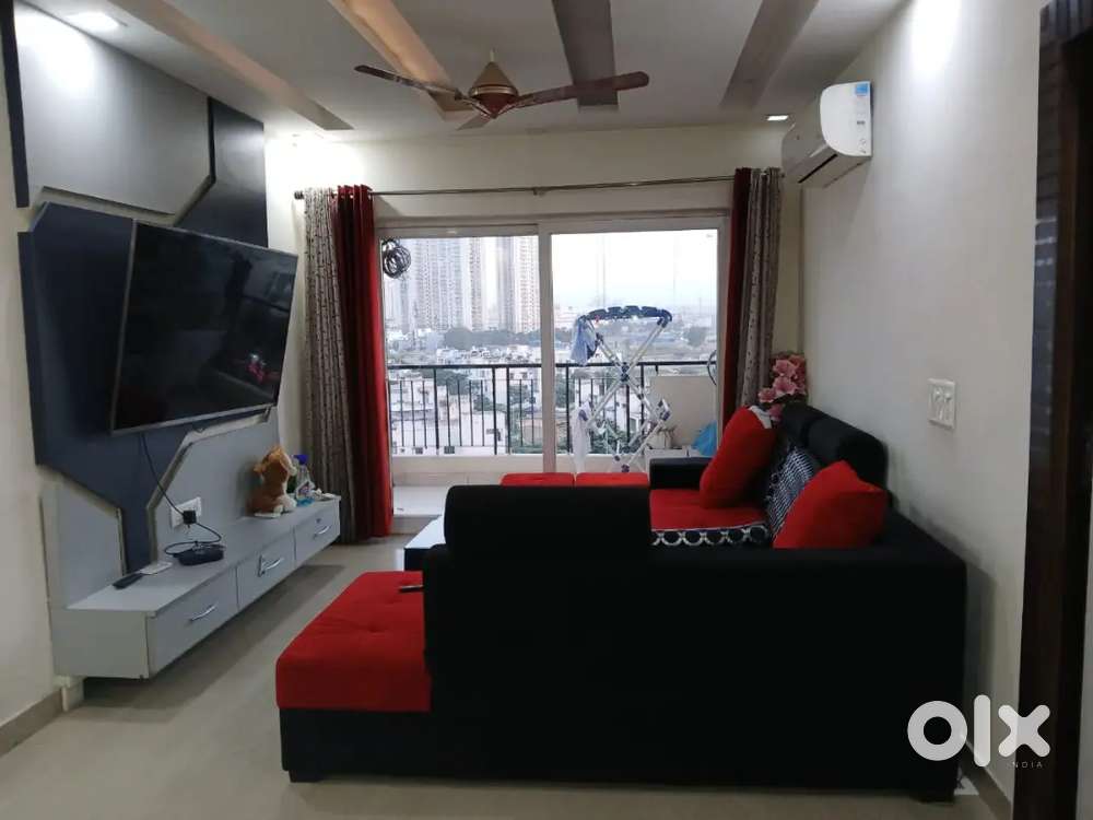 Looking for a female flatmate in a 3 BHK Flat in Manesar, Gurgaon