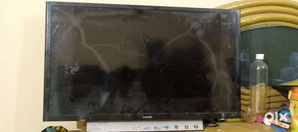 Samsung smart big LED aiwa smoll LED display gone 2 LED only 3999