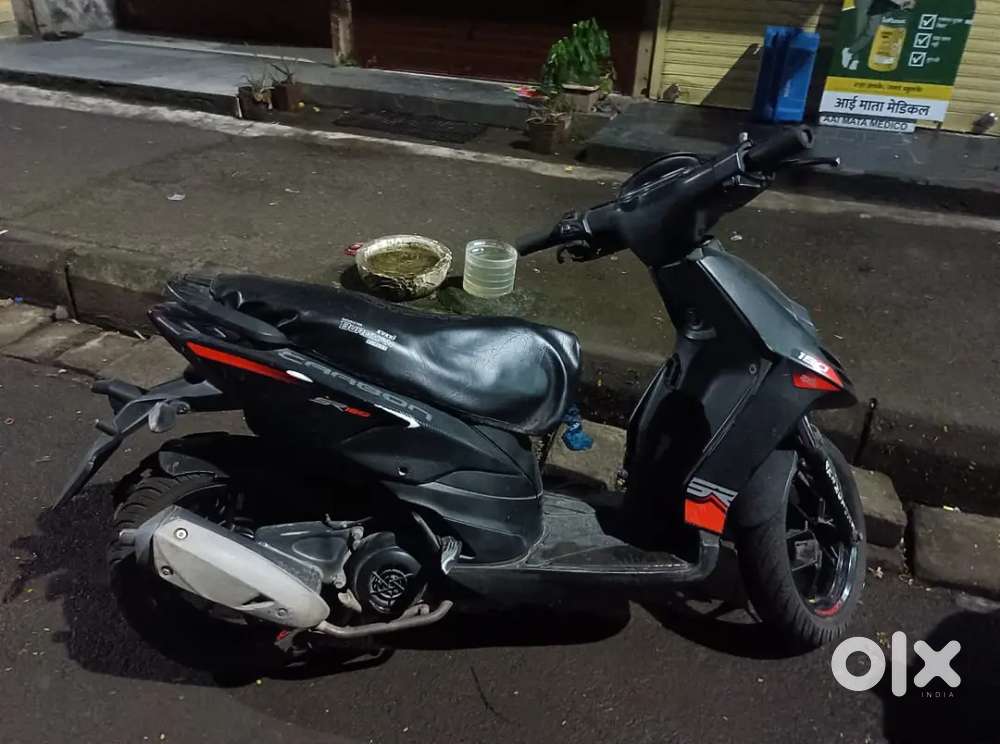 Aprilia sr150