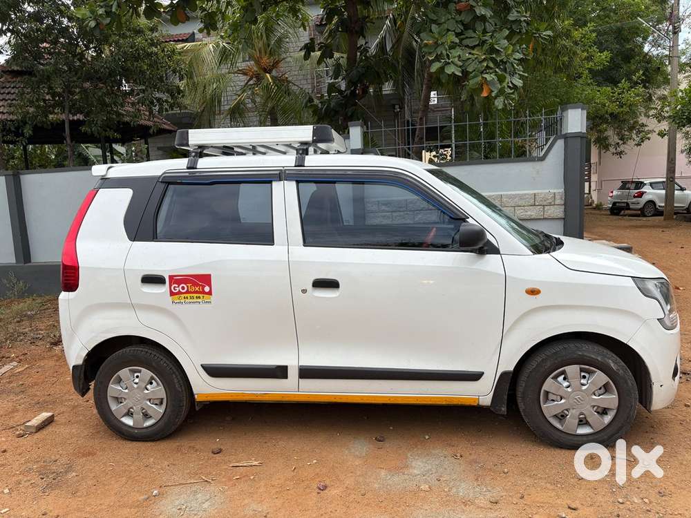 Red taxi&Go taxi  driver