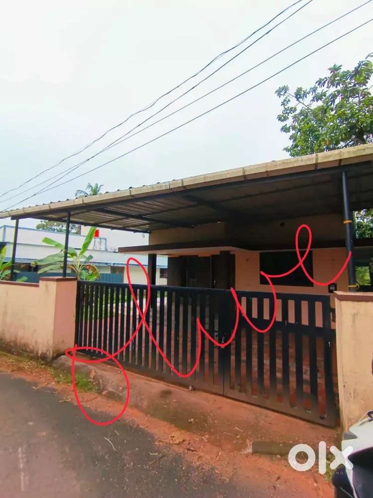 Aluva Chunagamveli 3bhk Independent house for rent