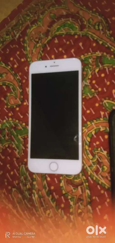 iPhone 8 back and front is damage not full crack will be there