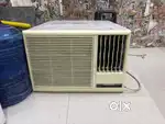 Made in japan 1.1 ton O General window Ac in very good condition