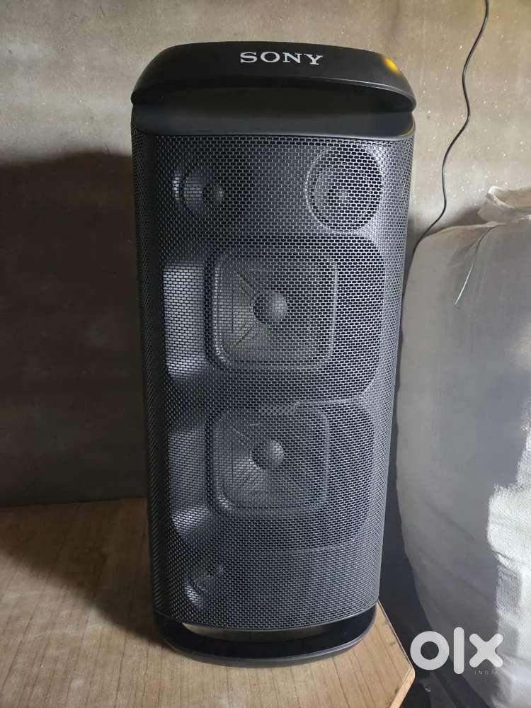 Sony xv800 Bluetooth  party speaker 3 day old