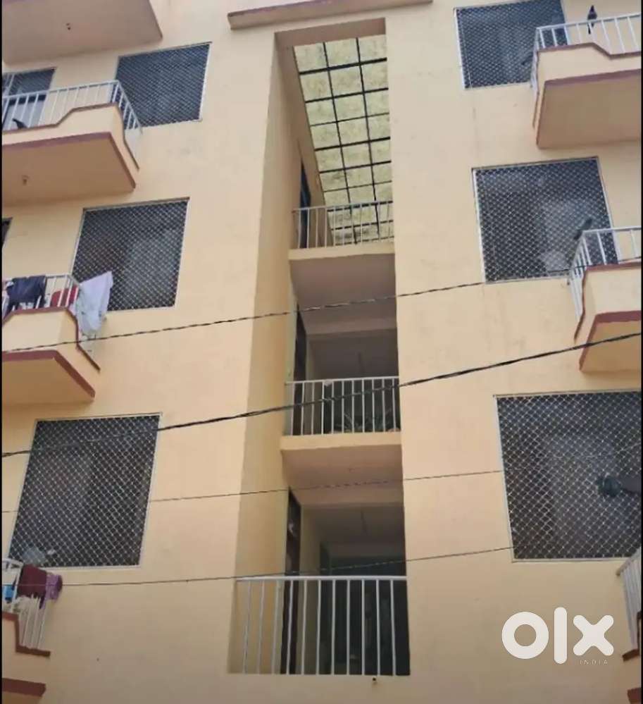 Flat in 17 lac at Agra road near Tilak Hospital