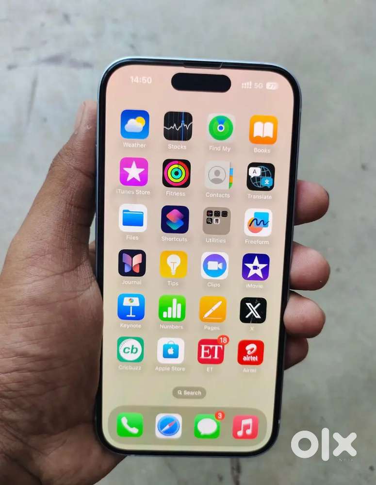 selling my 4 month old iphone 15 with  bill and box available