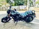 Bajaj avenger 160 street