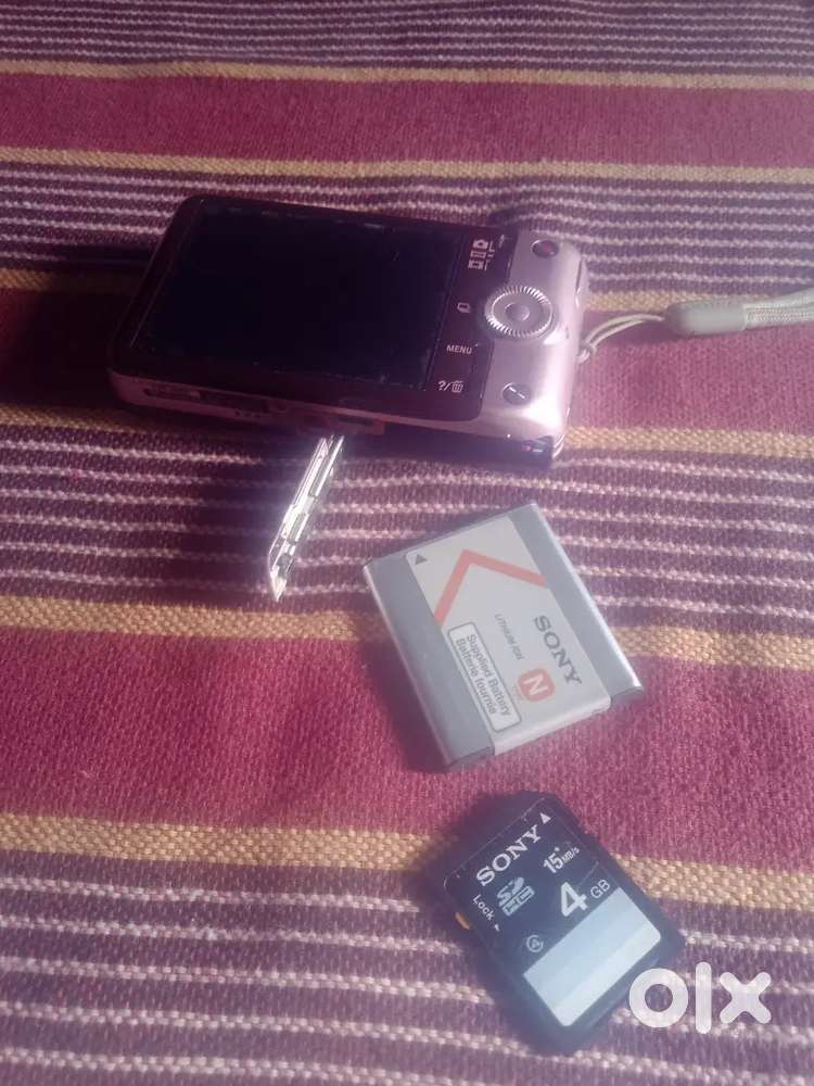 mini sony cyber-shot camera 16.2 mega pixels