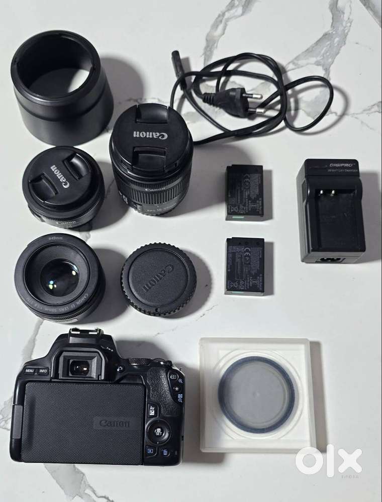 Canon 200D II + 2 Lense + Extra Camera Bag + Memory Card