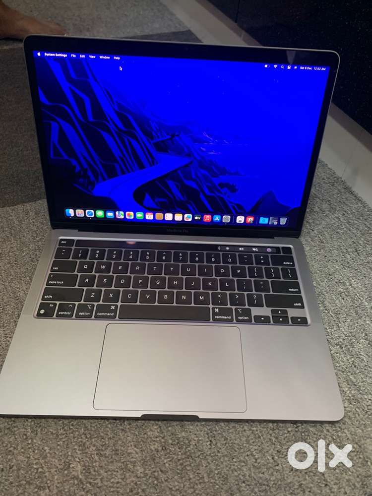 MacBook Pro 2022 M2 8GB 256GB 13inch Warranty