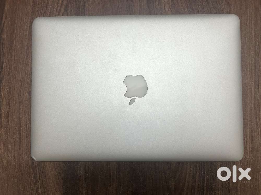 MacBook Air 13 (Early 2015)  8GB/256GB SSD  Brand New Condition!