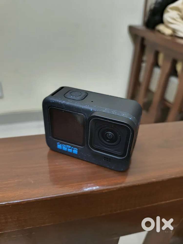 Hero Go pro 12 with stand and case