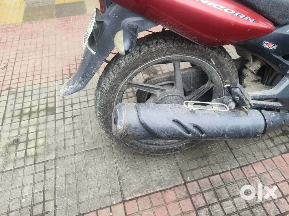 One hand use.. bike is well maintain and good condition. New tyre type