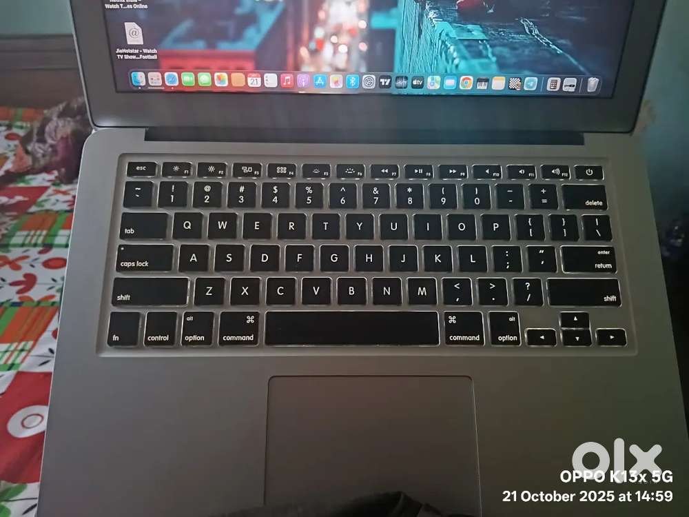 APPLE MACBOOK AIR 17