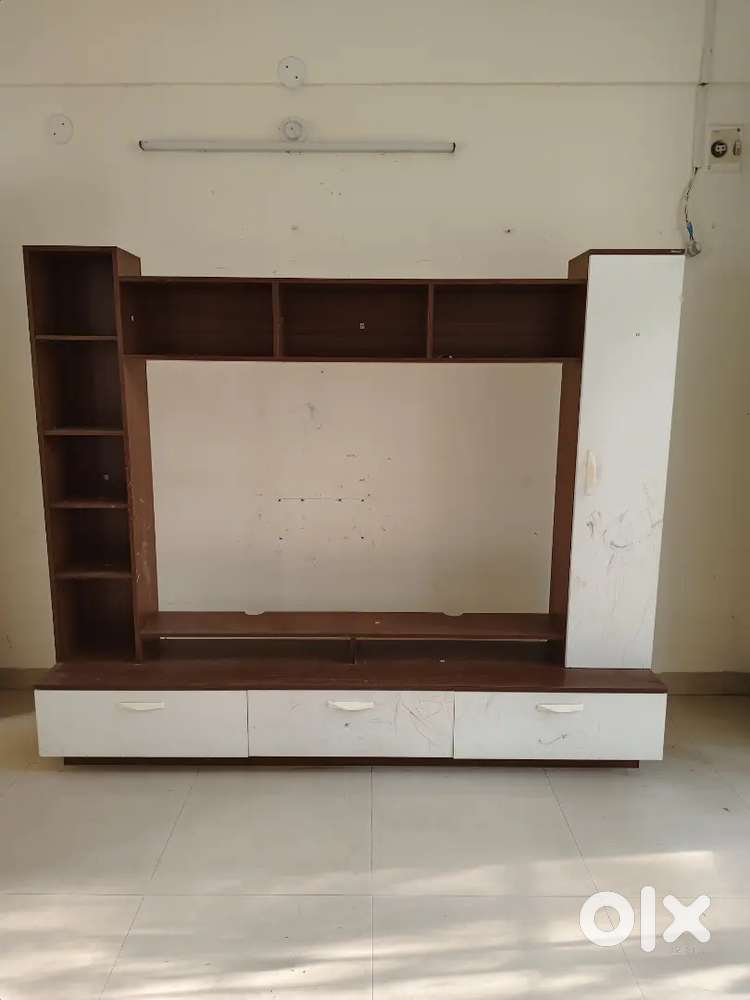 Tv set for sale