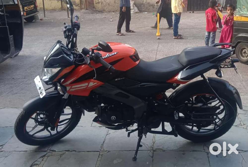 Showroom Condition Bajaj Pulsar NS 125 , Reg 08 Jan 2024 ,For Sale .