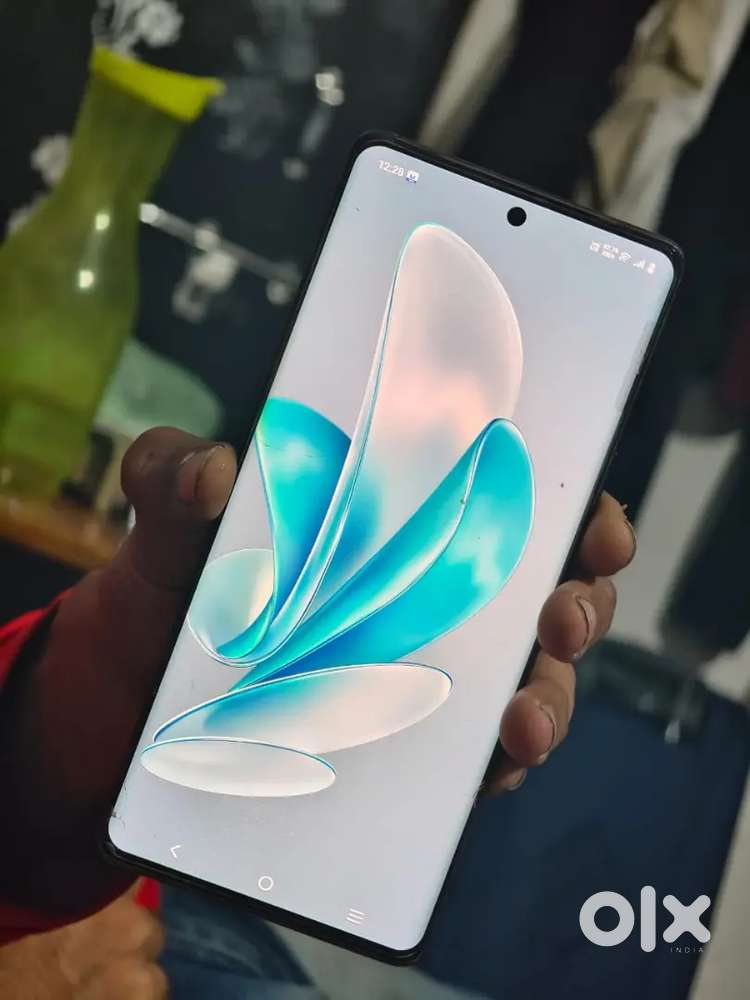 Vivo 29 e 8 128 ram good condition me hai