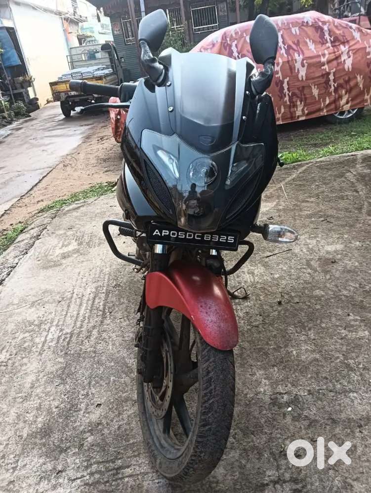 Bajaj palsar 220f