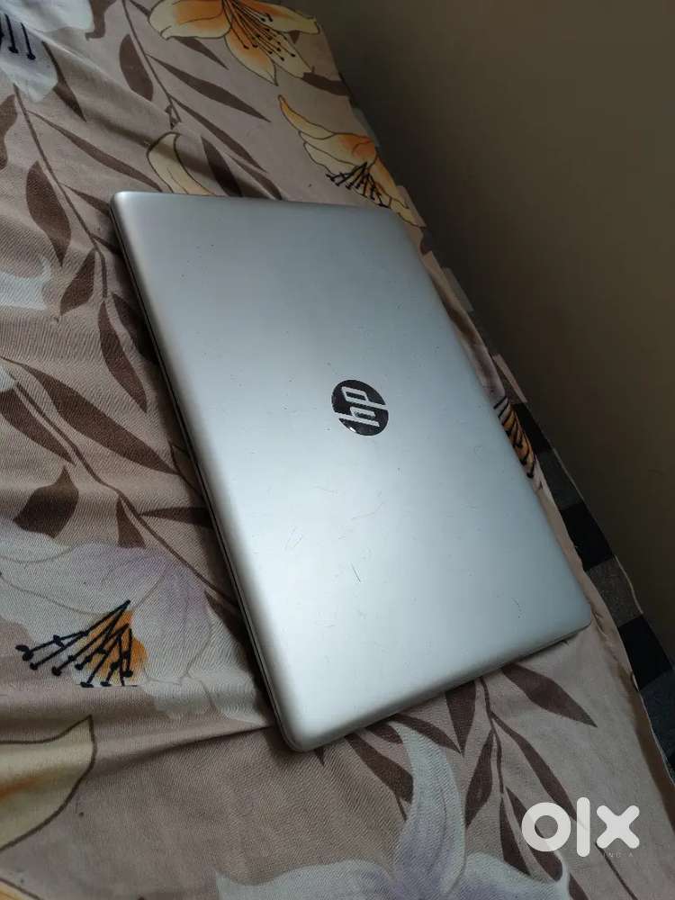Hp laptop i3 256gn ssd