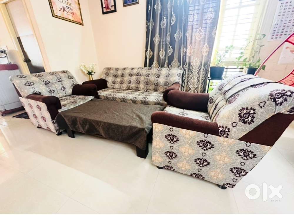 3+1+1 sofa and a stylish sturdy swing for sale