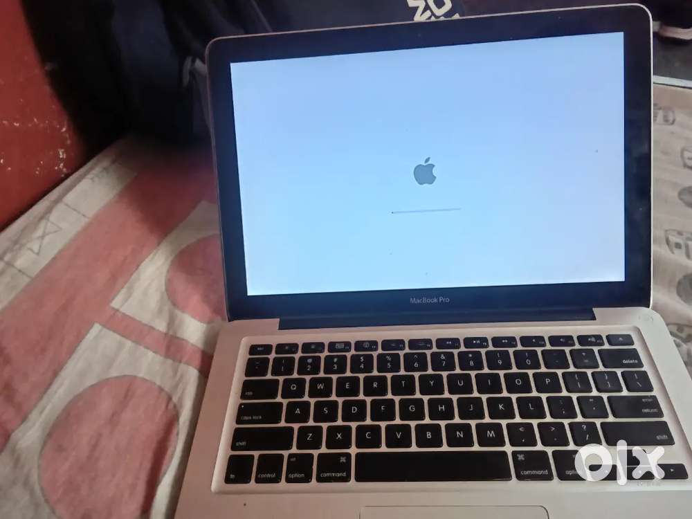 Apple leptop (MacBook Pro)