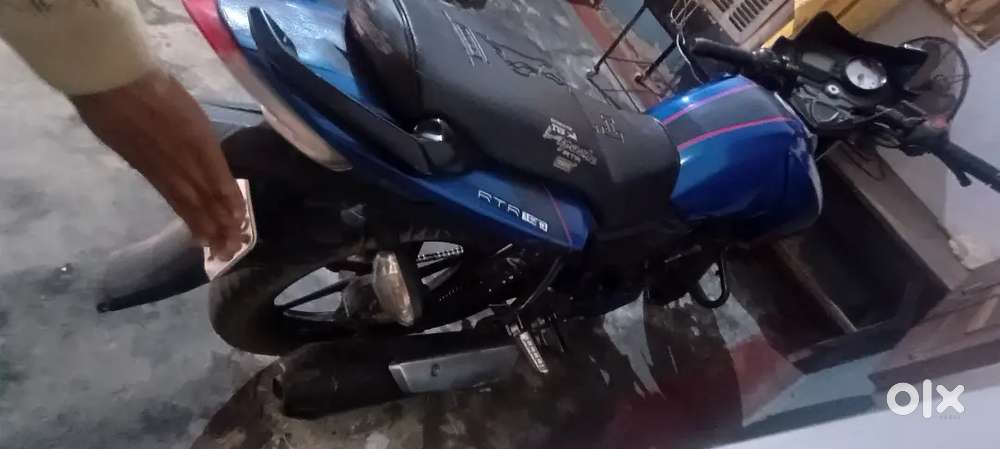 Engine close seld hai no open bus battery dalegi bus