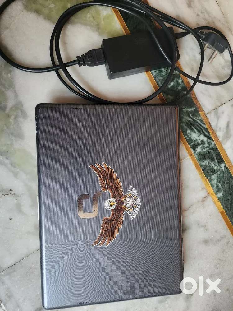 HP COMPAC LAPTOP  ,,