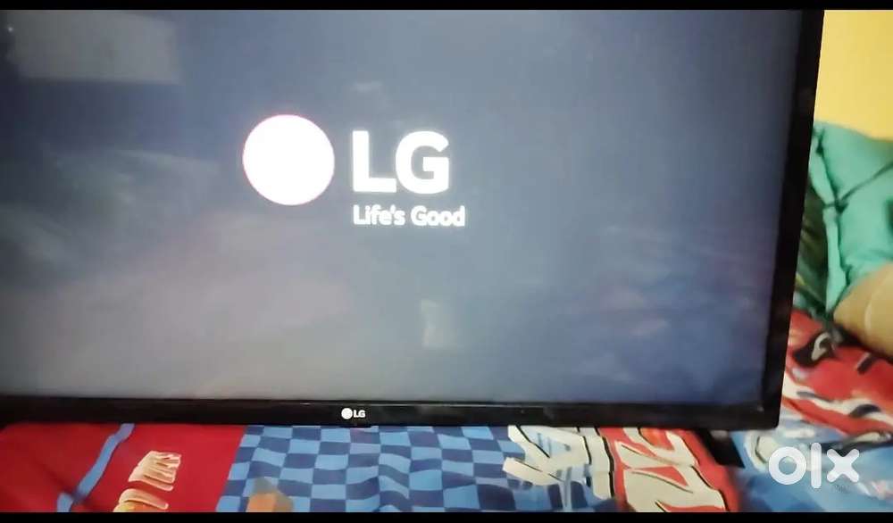 LG MONITOR WITH ADAPTOR WITH GOOD CONDITION WITH REMOTE