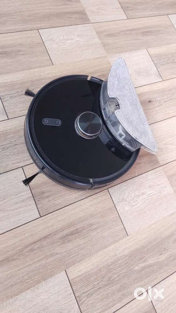 Robot vacuum cleaner