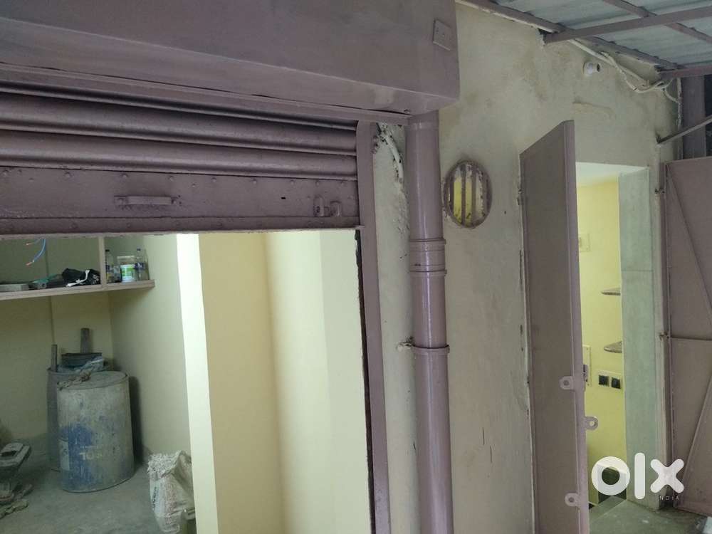 Shop for Sale or Rent on Building SIDE best for Office Godown Factory